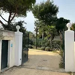 Maisonnette Proche De La Mer, Calme Avec Parking *