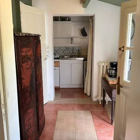 Maisonnette Proche De La Mer, Calme Avec Parking