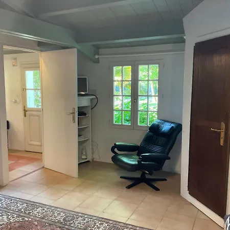 Maisonnette Proche De La Mer, Calme Avec Parking Apartment